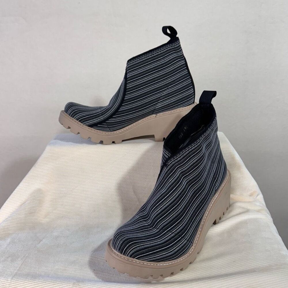 Charleston Shoe Co Womens Striped Lug Sole Platform Murphy Boot Gray Size 9 NWOT